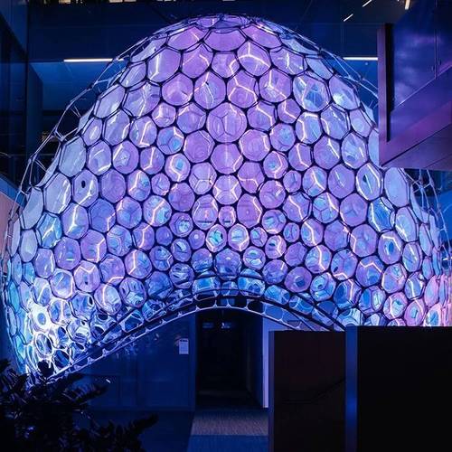 微软建筑与人工智能的完美中空装置 重新定义公共空间的未来